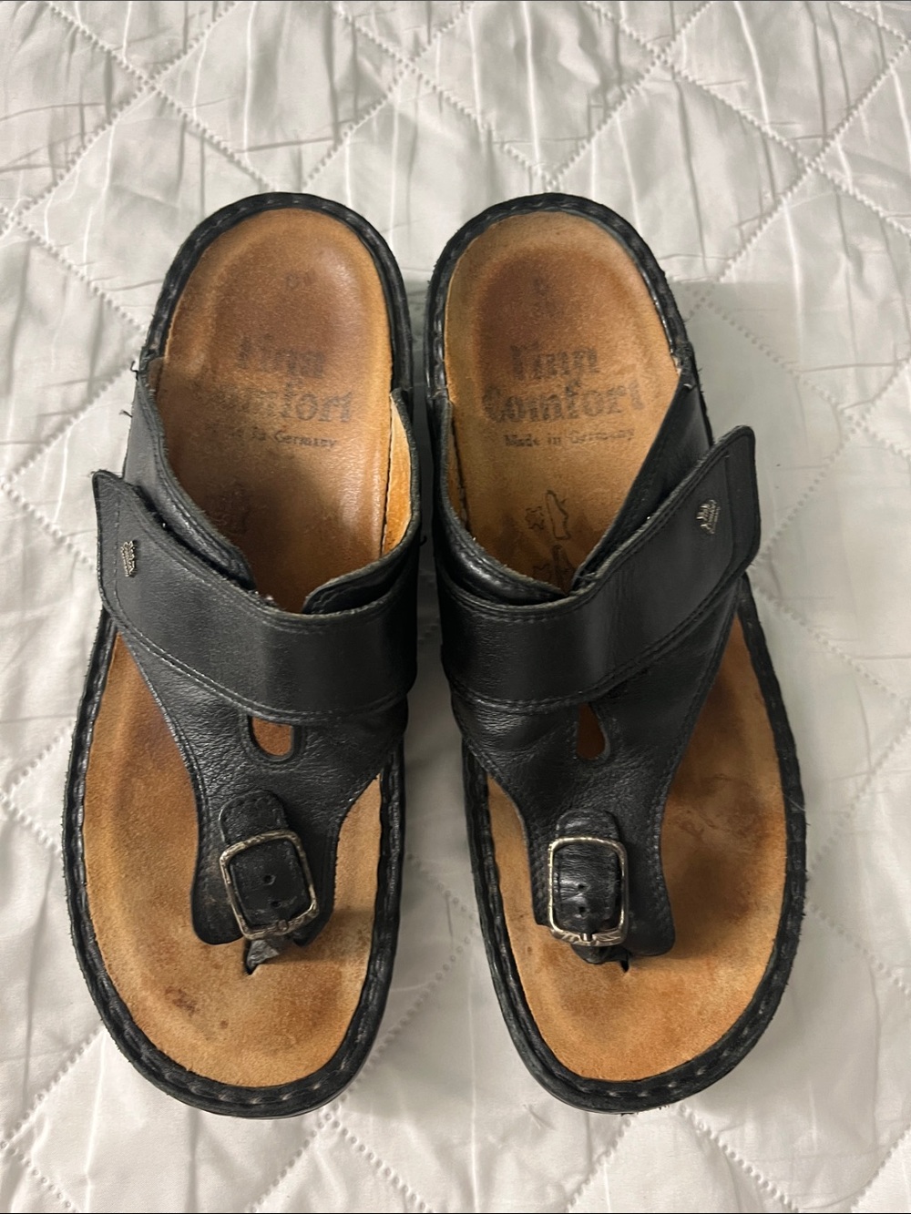Finn Comfort Black Leather Buckle Toe-Loop Slide Sandals